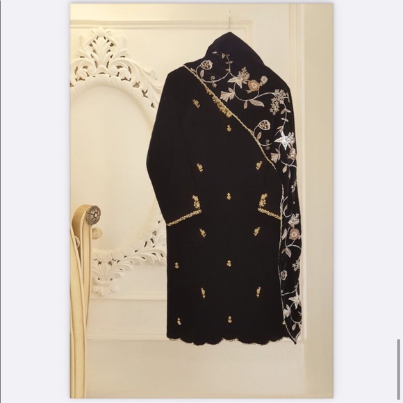 AGHANOOR suit - Picture 1 of 2